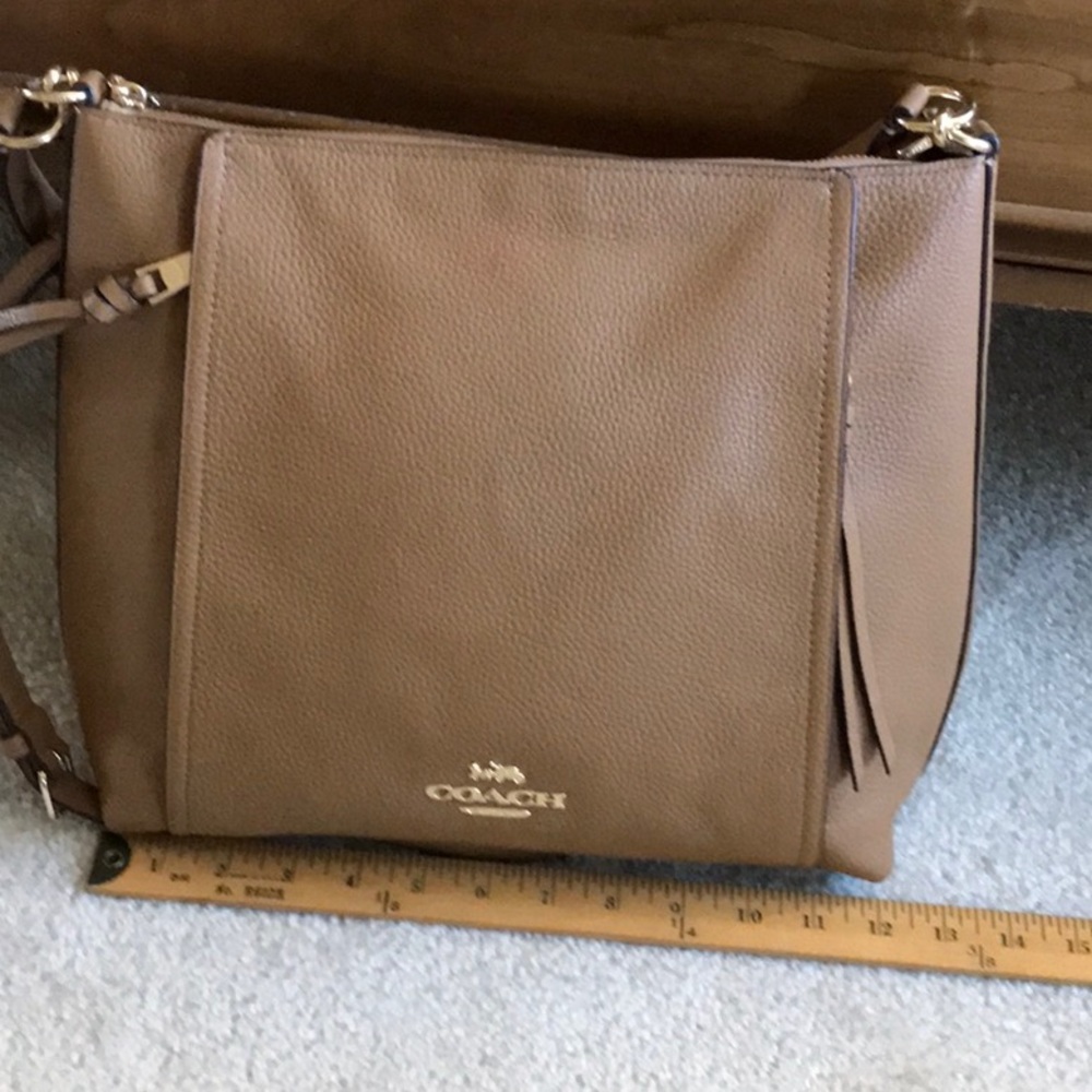 Coach LIKE NEW - Picture 8 of 9